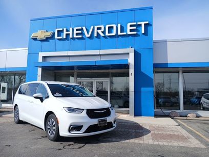 Used 2023 Chrysler Pacifica Touring-L