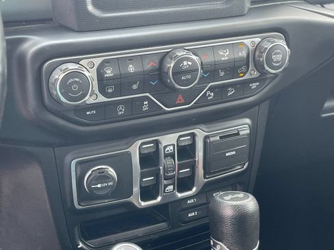 Used 2020 Jeep Wrangler Unlimited Sport AWD/4WD image 22