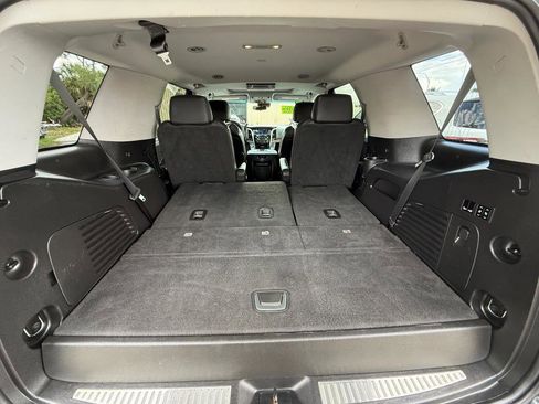 Used 2019 Cadillac Escalade Luxury RWD image 25