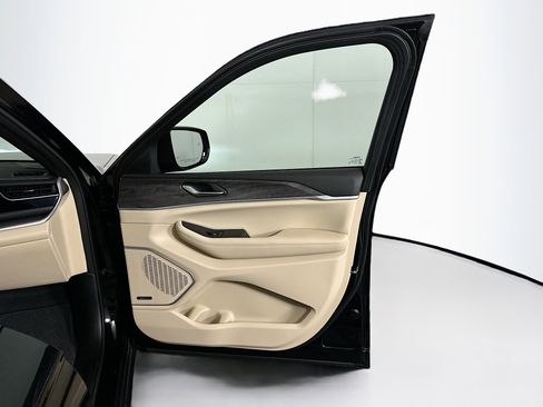 Used 2023 Jeep Grand Cherokee 4WD 4xe image 34