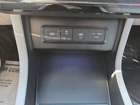Used 2025 Hyundai Tucson Limited FWD image 19