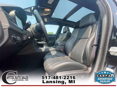 Used 2023 Chrysler 300 C image 21