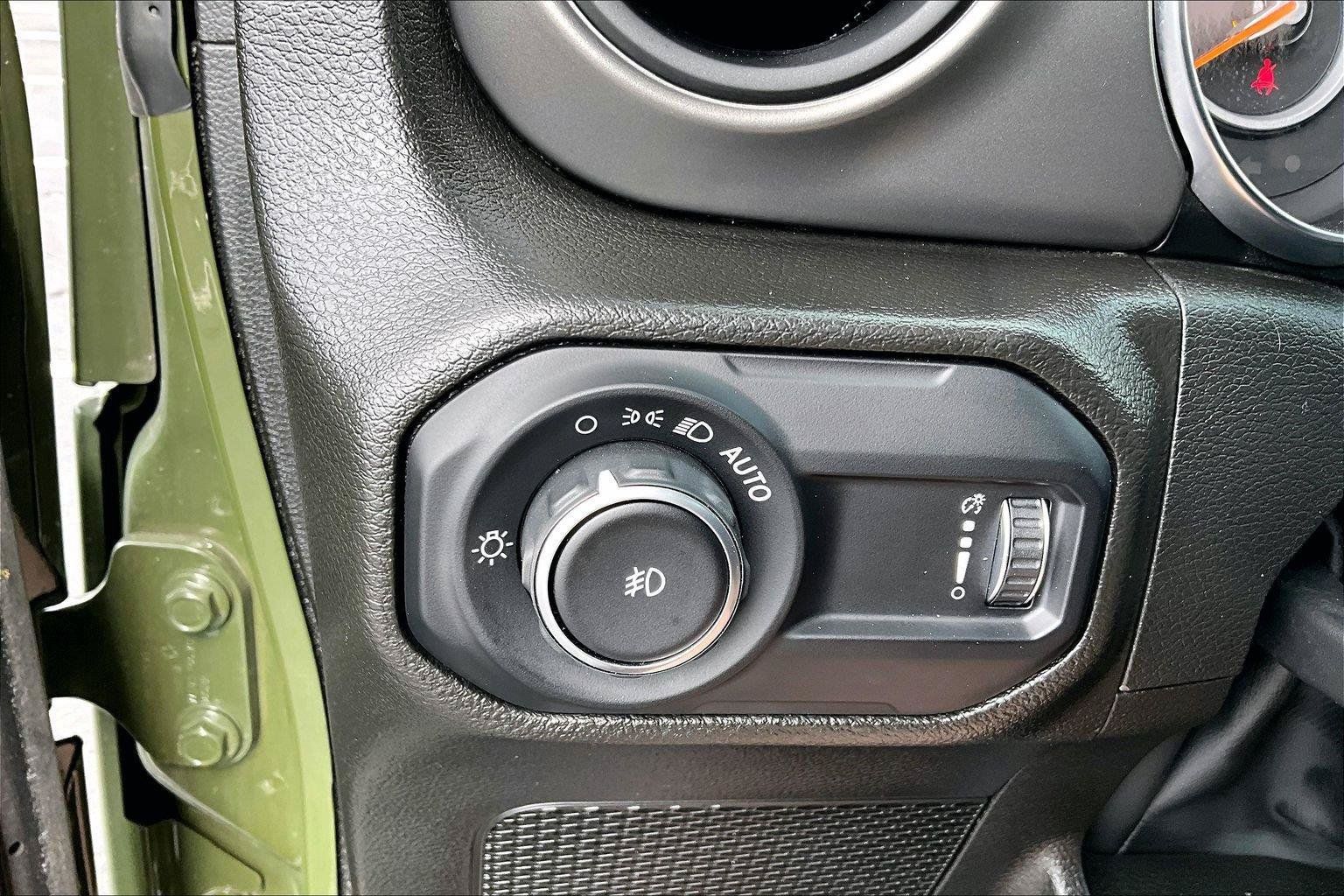 Used 2023 Jeep Wrangler Sport AWD/4WD image 34