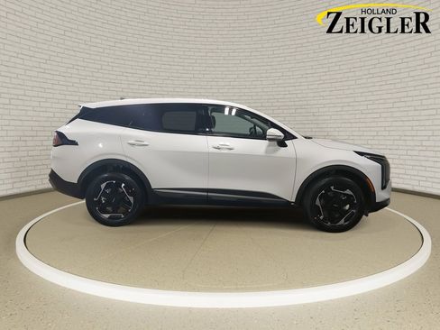 New 2026 Kia Sportage S image 4