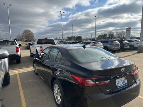Used 2025 Toyota Camry LE image 19