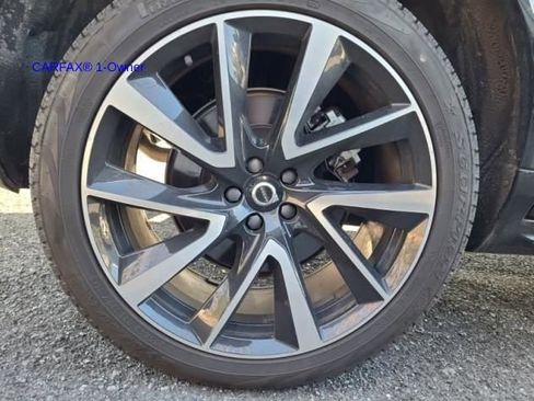 Certified 2024 Volvo XC90 B6 Plus w/ Protection Package Premier image 17