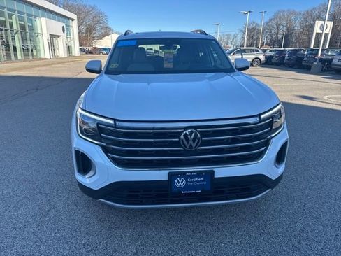 Certified 2024 Volkswagen Atlas SE image 2
