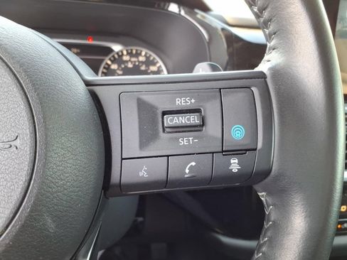 Certified 2025 Nissan Pathfinder SV FWD image 14