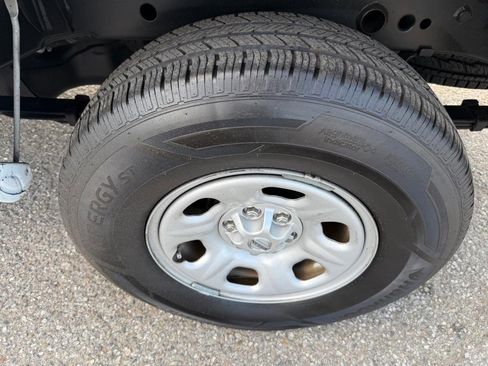 Used 2019 Nissan Frontier S image 35