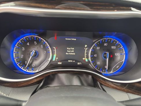 Used 2023 Chrysler Pacifica Limited FWD image 36