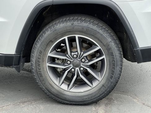 Used 2020 Jeep Grand Cherokee Limited w/ Luxury Group II AWD/4WD image 14