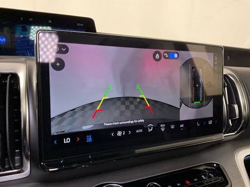 New 2025 Ford Expedition Max Platinum w/ Driver's Package image 25