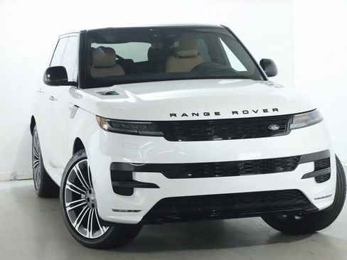 Used 2025 Land Rover Range Rover Sport Dynamic SE image 2