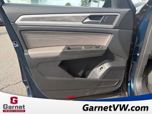 Used 2023 Volkswagen Atlas Cross Sport SE w/ Panoramic Sunroof Package image 11