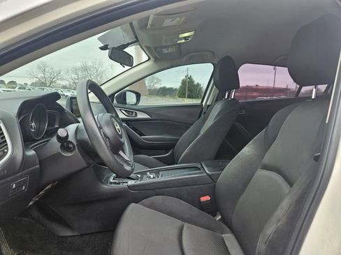 Used 2017 MAZDA MAZDA3 Sport image 9