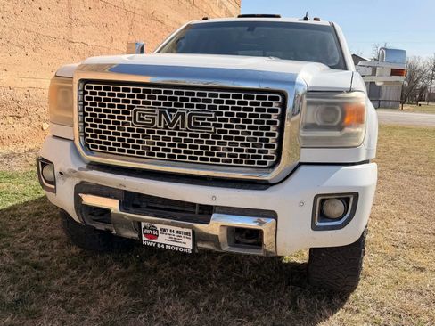 Used 2015 GMC Sierra 2500 SLT w/ Duramax Plus Package image 4
