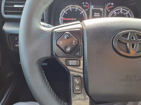 Used 2022 Toyota 4Runner TRD Off-Road image 16