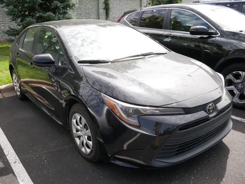 Used 2024 Toyota Corolla LE FWD image 4