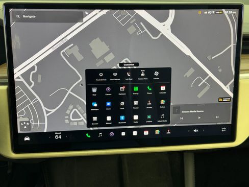 Used 2023 Tesla Model X Standard Range image 23