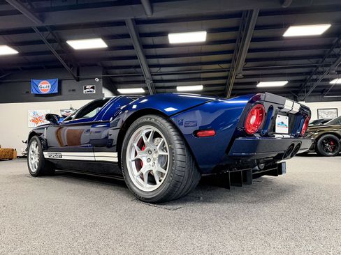 Used 2006 Ford GT RWD image 36