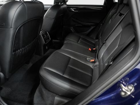 Certified 2023 Porsche Macan AWD/4WD image 29
