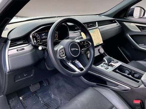 Used 2025 Jaguar F-PACE R-Dynamic S image 15