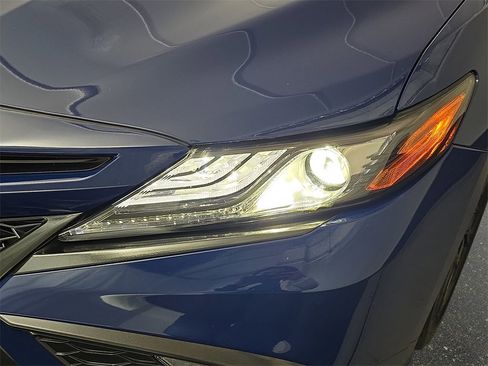 Used 2024 Toyota Camry XSE w/ Navigation Package image 31