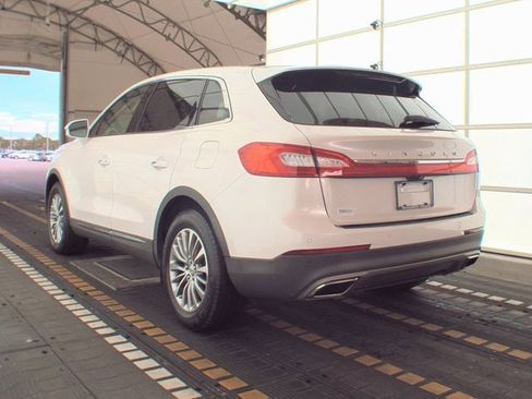 Used 2018 Lincoln MKX Select w/ Select Plus Package image 4