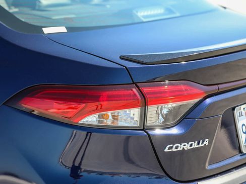 Used 2026 Toyota Corolla XSE FWD image 9