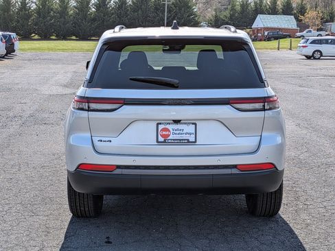 New 2026 Jeep Grand Cherokee 4WD image 6