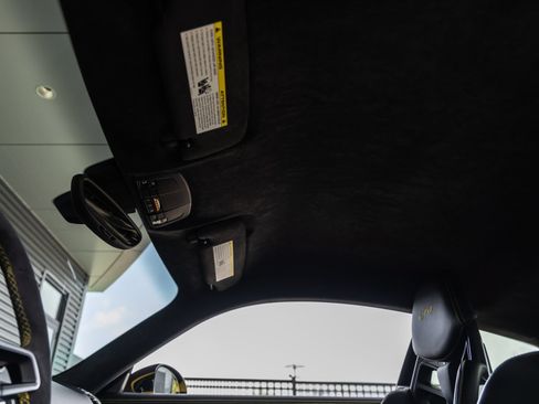 Certified 2016 Porsche Cayman GT4 RWD image 30