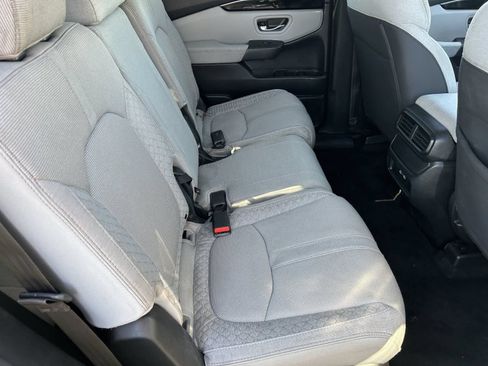 Certified 2023 Honda Pilot LX image 16