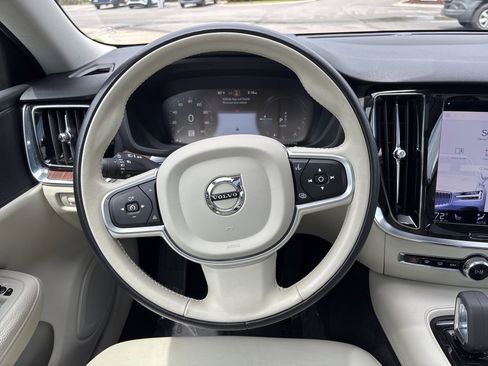 Used 2022 Volvo S60 T8 R-Design Expression w/ Advanced Package image 38