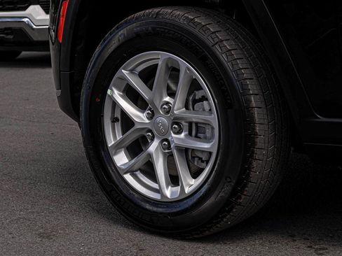 New 2025 Jeep Grand Cherokee L Laredo w/ Luxury Tech Group I image 7