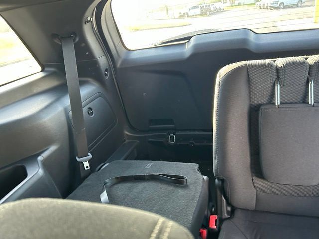 Used 2017 Ford Explorer XLT FWD image 13