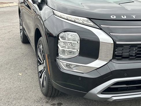 New 2026 Mitsubishi Outlander SE image 9