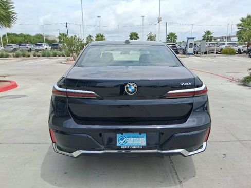 Used 2023 BMW 740i RWD image 5