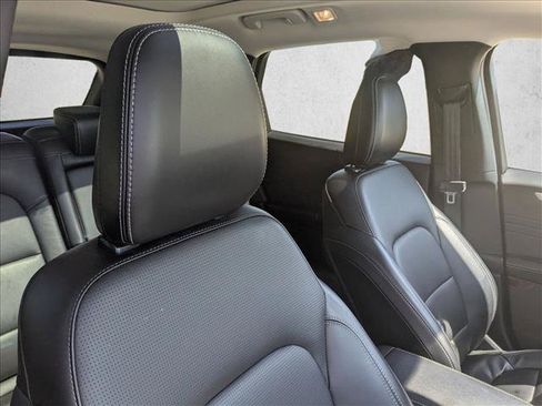 Used 2025 Ford Escape Platinum AWD/4WD image 21