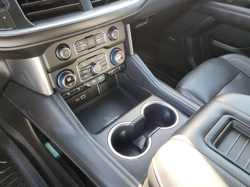 Used 2023 Chevrolet Suburban LT image 19