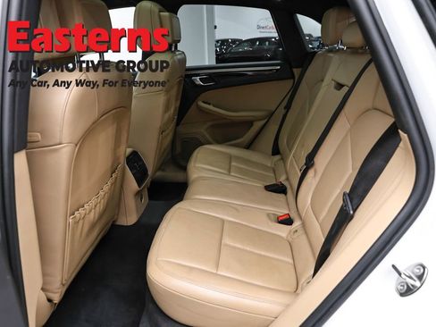 Used 2021 Porsche Macan AWD/4WD image 27