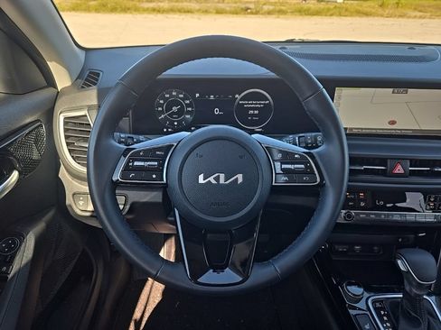 Used 2025 Kia Seltos EX w/ EX Sunroof Package FWD image 4