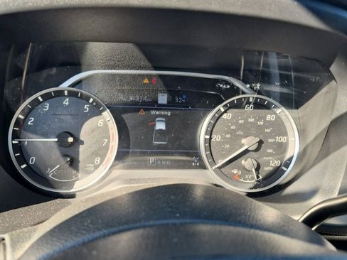 Used 2021 Nissan Titan SV w/ SV Convenience Package image 7