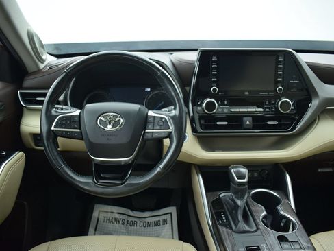 Used 2020 Toyota Highlander Limited AWD/4WD image 18