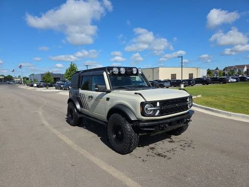 Used 2025 Ford Bronco Badlands AWD/4WD image 3