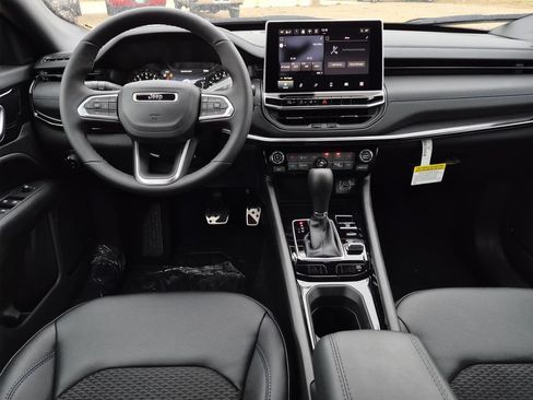 New 2026 Jeep Compass Latitude AWD/4WD image 16