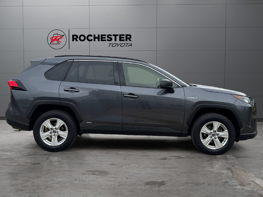 Used 2019 Toyota RAV4 LE w/ Carpet Mat Package AWD/4WD image 6