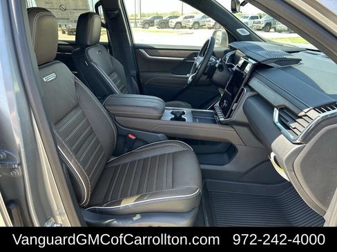 New 2026 GMC Acadia Denali Ultimate w/ LPO, Floor Liner Package AWD/4WD image 24