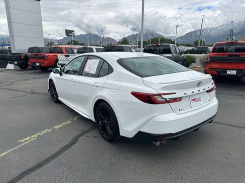 Used 2026 Toyota Camry SE FWD image 8