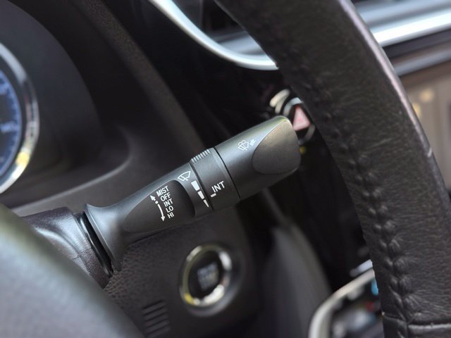 Used 2017 Toyota Corolla SE w/ SE Premium Package FWD image 23