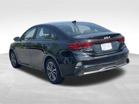 Used 2022 Kia Forte LXS FWD image 5
